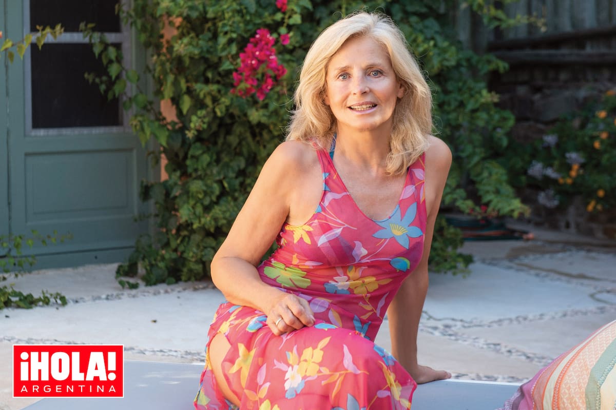 Cecilia, en uno de los rincones del amplio patio de su casa de Punta del Este. “Me encanta planificar, aunque después las cosas cambien. Ya sé lo que voy a hacer de acá a septiembre. Me armo mi futuro para que me contenga”, nos cuenta.