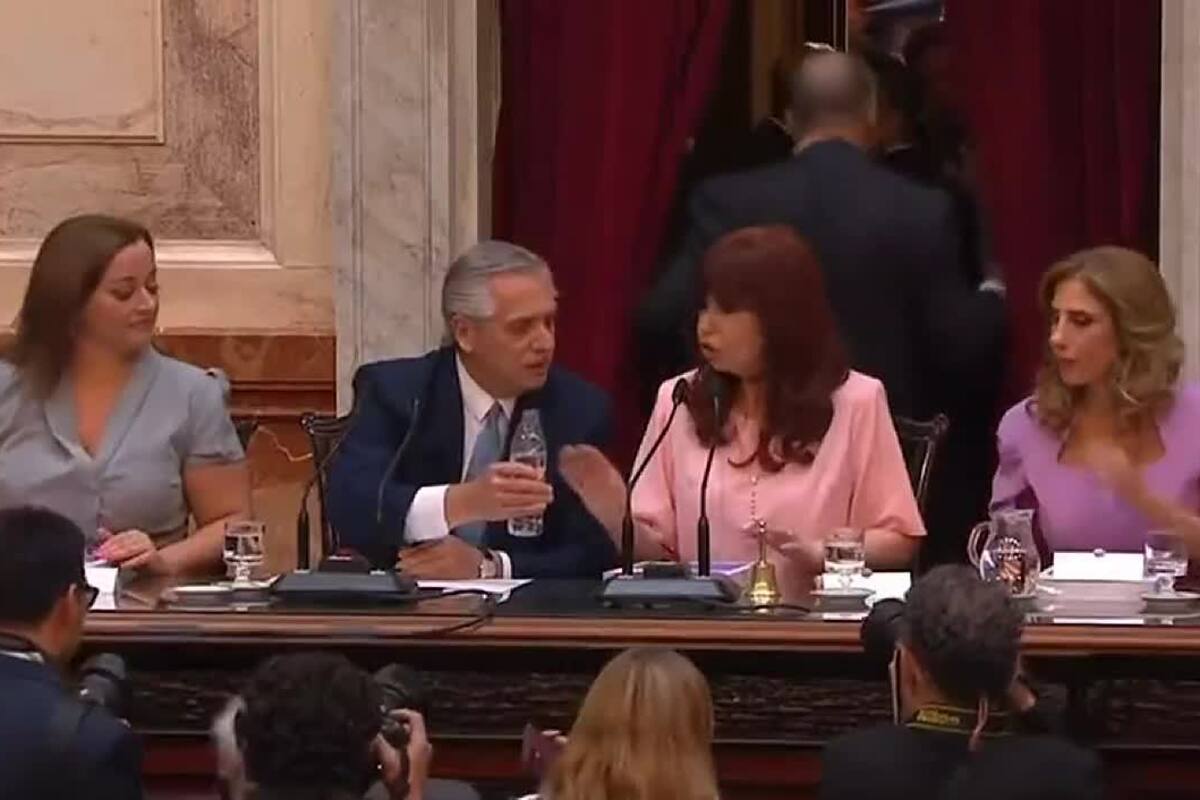 Cecilia Moreau, Alberto Fernández, Cristina Kirchner y Claudia Ledesma