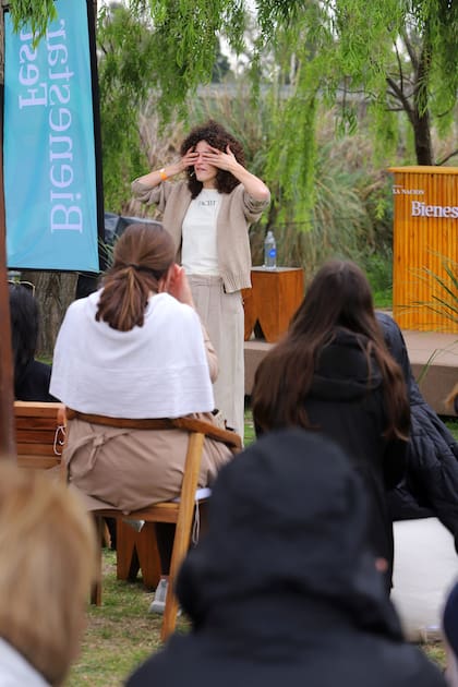 Cecilia Navarro Gamboa en la sesión de yoga facial