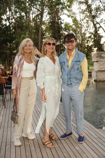 Cecilia Zuberbühler, Flavia Fernández y Wally Diamante.