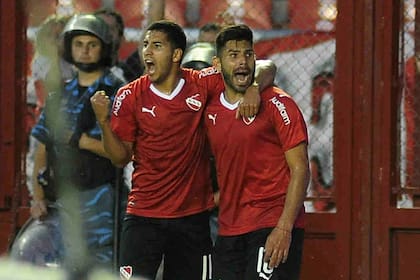 Cecilio Domínguez y Silvio Romero, dos refuerzos de Independiente que costaron mucho dinero y que podrían emigrar en el verano