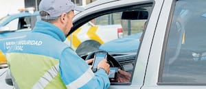 Cómo gestionar un permiso para manejar un auto ajeno y cuándo es obligatorio tramitarlo