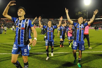 Celebra Almagro: el Tricolor se medirá con River en los cuartos de final.