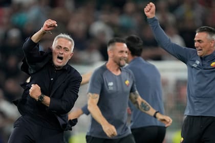 Celebra José Mourinho: su Roma conquistó la Conference League, el DT suma nuevos títulos y el equipo italiano logró la coronación internacional buscada