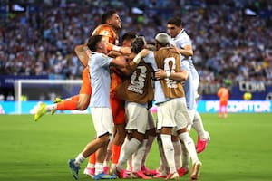 El equipo de Bielsa empata con Arabia Saudita: un zurdazo inesperado levanta al estadio