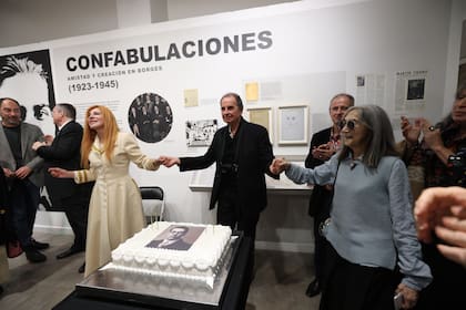 Celebración del nacimiento de Borges en el centro cultural que lleva su nombre con María Kodama, Nacha Guevara y Aldo Sessa, entre otras personalidades de la cultura