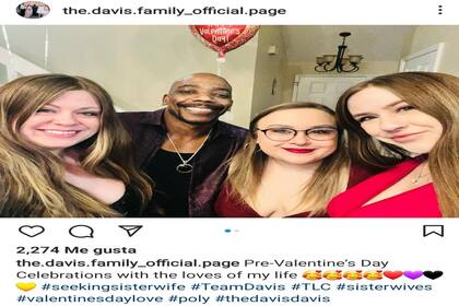 "Celebraciones previas al Día de San Valentín con los amores de mi vida" comparte Nick Davis en el perfil de la familia - Imagen: Instagram