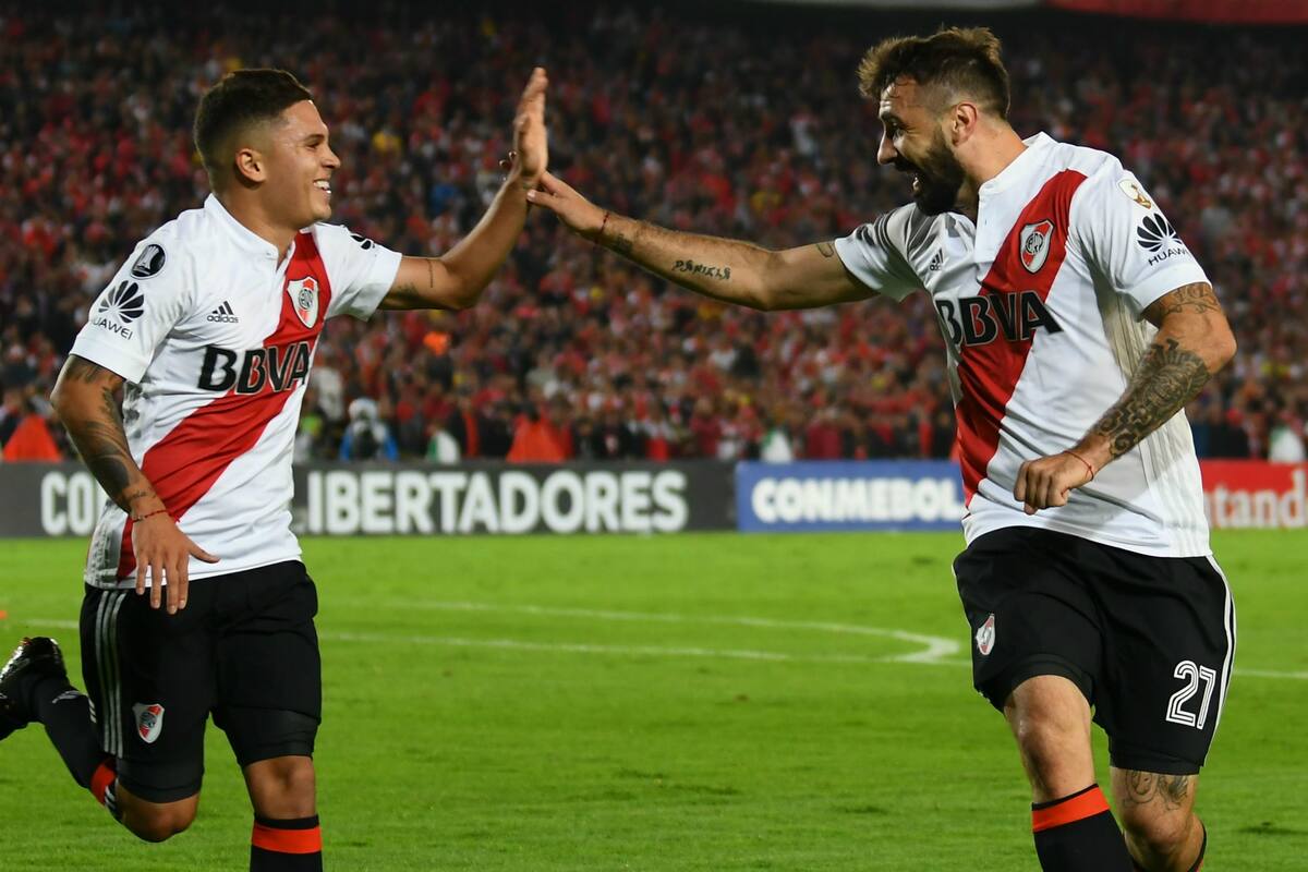 Celebran Quintero, que dio la asistencia, y Pratto, autor del gol del triunfo