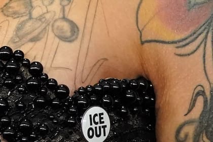 Celebridades en los Grammy critican política migratoria de Trump