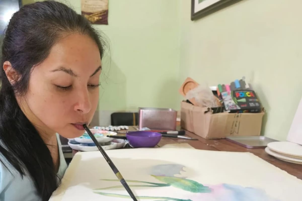 Celeste Moya tiene 43 y triunfa por el mundo gracias a las pinturas que realiza con total dedicación