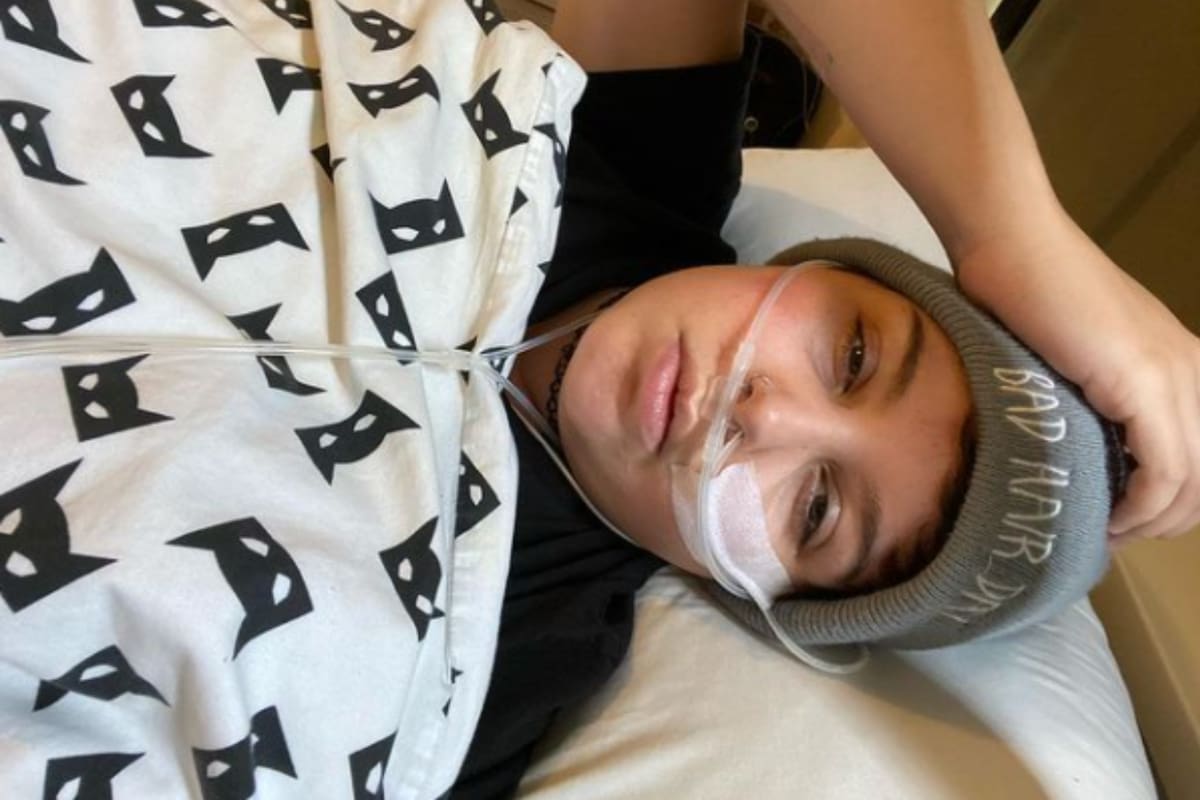 Celeste Van Veenen tiene 27 años, vive en Países Bajos y padece Síndrome de Ehlers-Danlos (SED), lo que la obliga a pasar gran parte de sus días recostada. (Foto: Instagram/ @celestee1112)