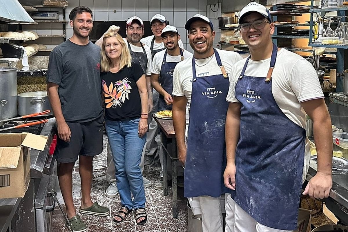 Celia, mamá de Lionel Messi, visitó una pizzería y los usuarios criticaron al local por un detalle