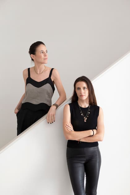 Celina Azpiroz (izquierda) y Malena Perkins, la dupla a cargo del diseño interior.