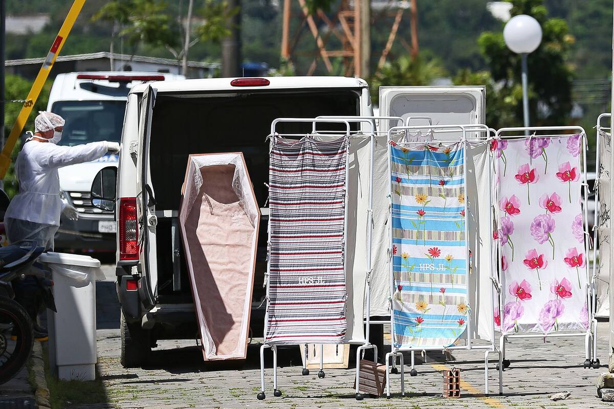 Cementerio Nossa Senhora Aparecida, en Manaus, estado de Amazonas, Brasil