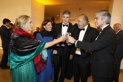 Cena anual de la Asociación de Amigos del Museo de Bellas Artes. Sociales