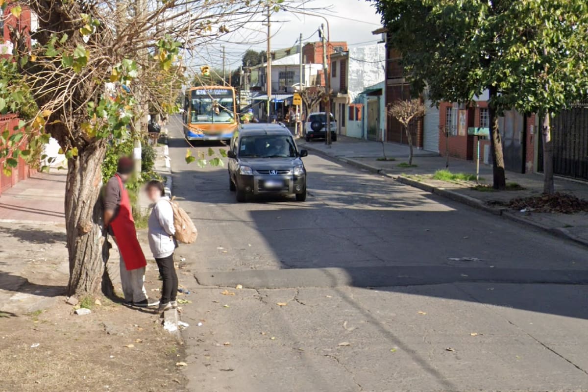 Centenera y Terrada, en San Justo, donde una oficial de la Policía de la Ciudad mató a uno de los motochorros que quiso asaltarla cuando esperaba el colectivo
