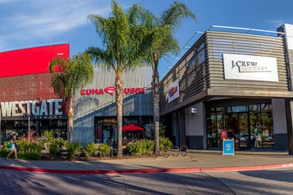 Centro comercial West Gate, en California. Expertos explican que los aranceles impactarán en los precios y por ende en el nivel de inflación