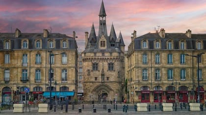 Centro de Burdeos, en Francia, donde funciona la red de vinos de lujo más antigua del mundo