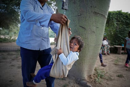 Centro de salud de la comunidad Misión La Paz, en la frontera con Paraguay, donde los agentes sanitarios de las comunidades y el equipo de Pata Pila realizan controles de peso y talla.