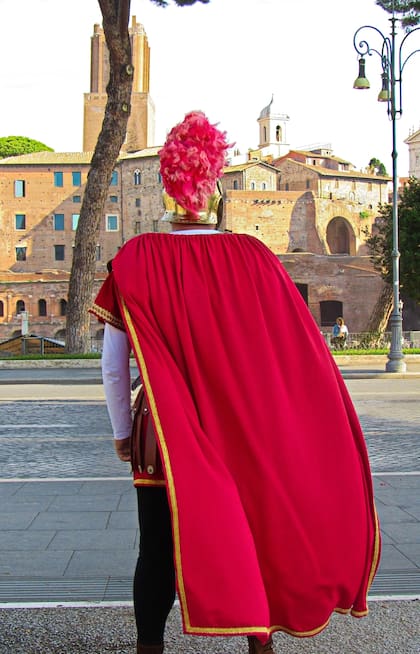 Centurión romano, super acostumbrado a que los turistas le saquen fotos