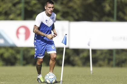 Centurión estuvo a gusto en el semestre que pasó en el club de Liniers, que lo contrataría por tres años y medio.