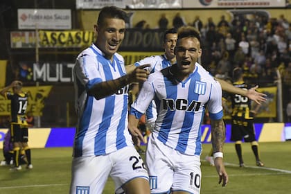 Centurión y Lautaro, dos de los delanteros que surgieron de la Academia