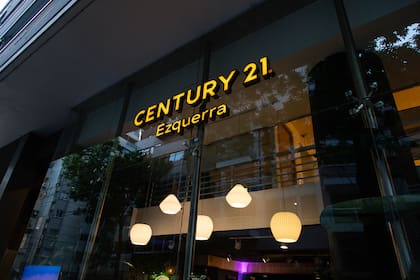 CENTURY 21® EZQUERRA se encuentra ubicada en Migueletes 677, Ciudad Autónoma de Buenos Aires.