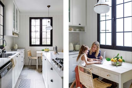 Cerámicos de la alzada (Cortés). Isla, alacenas y muebles con frente laqueado (Luca Cocinas) y mesadas de Silestone ‘Blanco Norte’ (Minera Fame). Grifería (Piazza). Anafe y horno (Smeg). Pisos (SBG). Taburete de madera (Wood Market). Pava eléctrica y exprimidor (Smeg). Sillas (Wood Market).