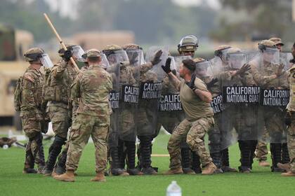 Cerca de 2000 miembros de la Guardia Nacional se desplegaron en Los Ángeles