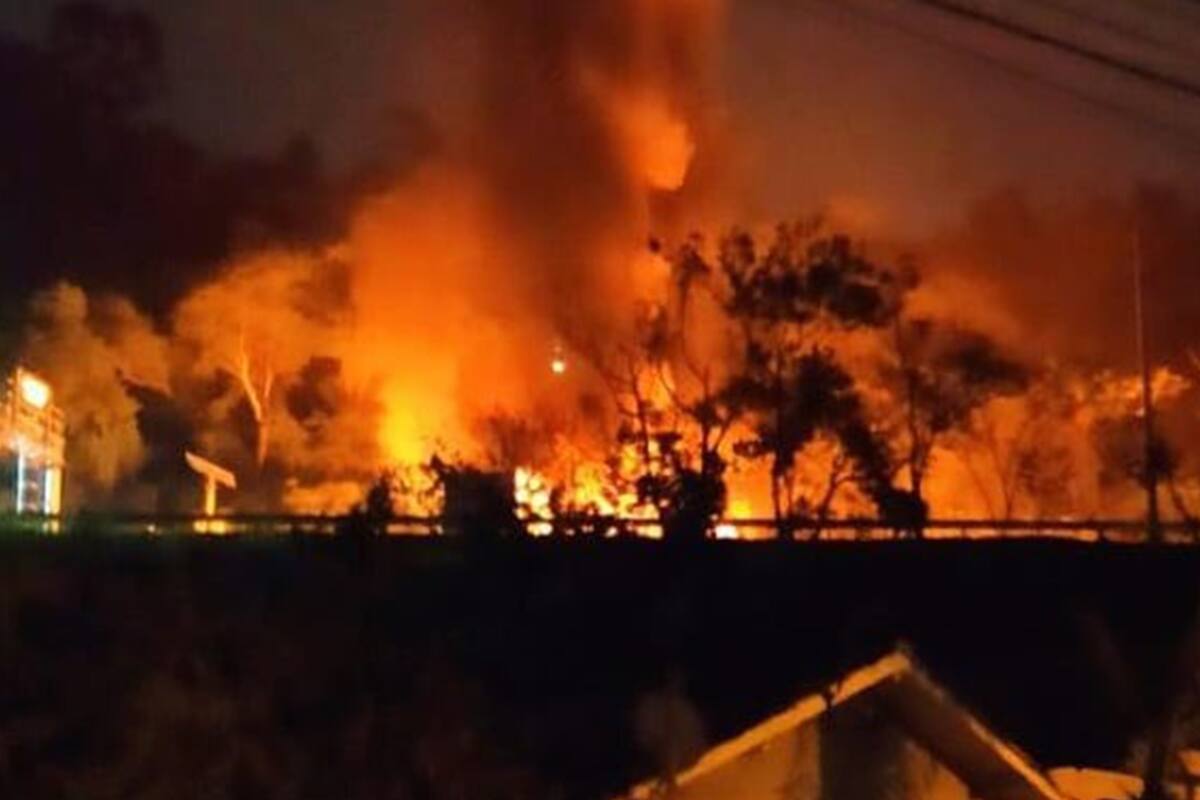 Cerca de 30 kilos de explosivos fueron dejados por el grupo delictivo en el lugar