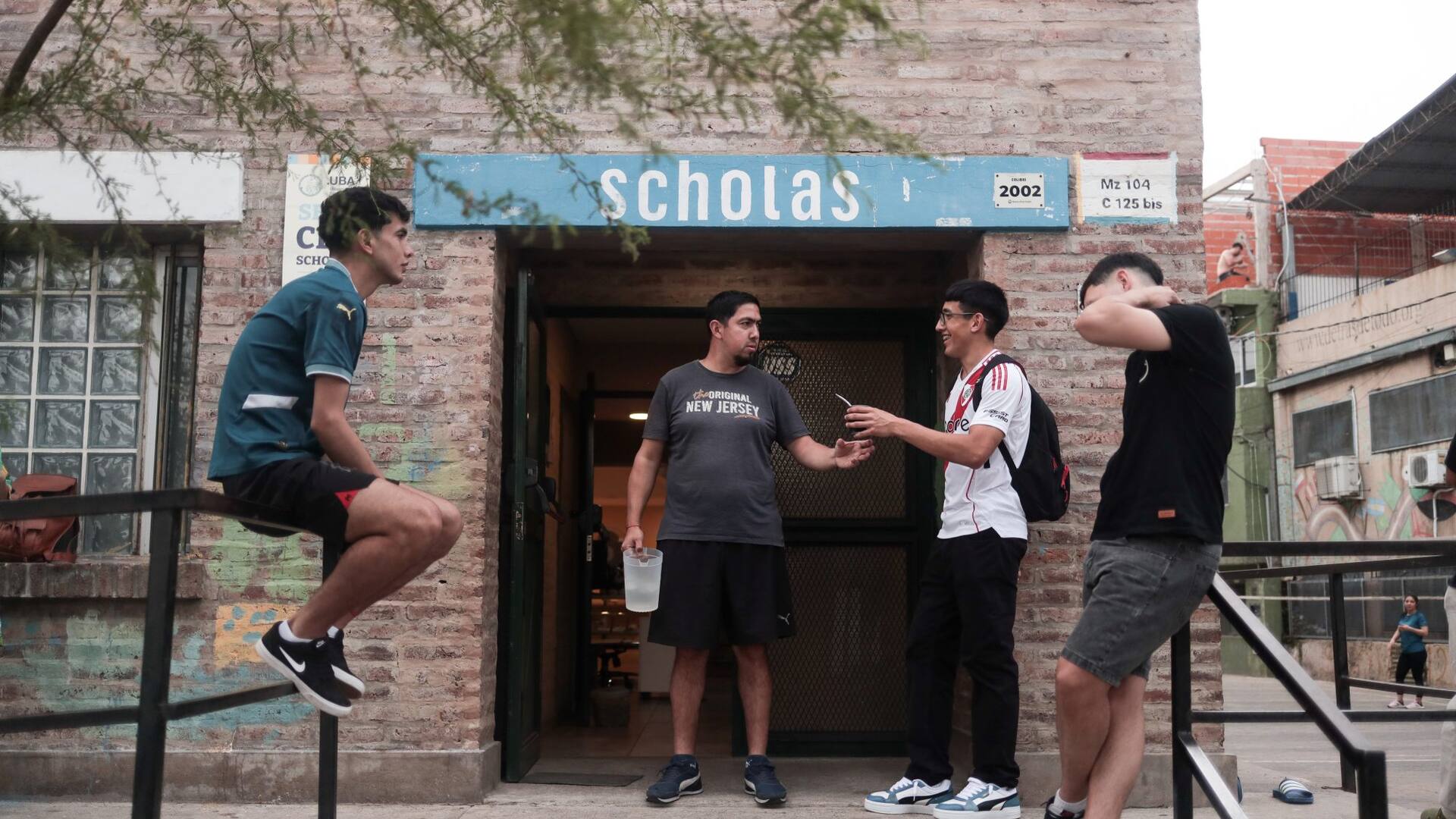 El deporte es una de las puertas de entrada que ofrece el programa para enganchar a los jóvenes