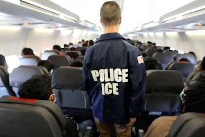 Cerca de 40.000 personas regresaron a sus países de origen tras inscribirse en un novedoso programa de "self-deport"
