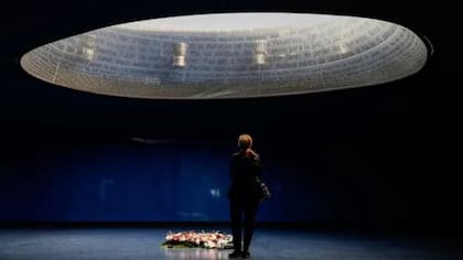 Cerca de la estación de Atocha en Madrid hay un memorial a las víctimas del 11M