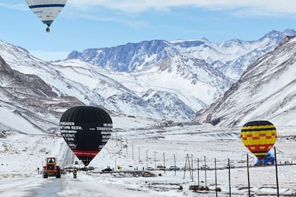 Cerca del Aconcagua, la experiencia de volar en globo