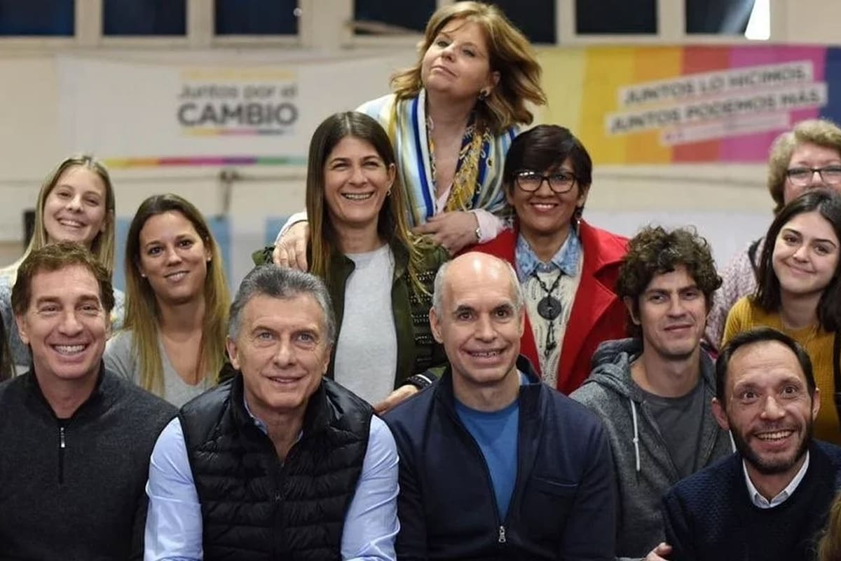 Cerca del jefe de gobierno reconocen que la UCR, la CC-ARI y los socialistas podrían acceder a ministerios si Pro triunfa en octubre