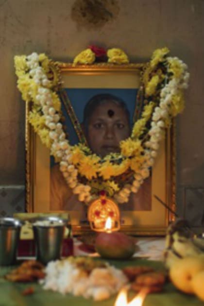 Ceremonia fúnebre de Rukmani, de 65 años