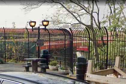 Cerrado al público, el Dolphin Park de Washington Heights en Nueva York