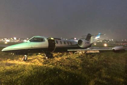 Cerraron Aeroparque por el despiste de un avión sanitario en medio del temporal