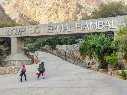 Cerraron el Complejo Termal Fiambalá tras la muerte de un niño por ameba "comecerebros"