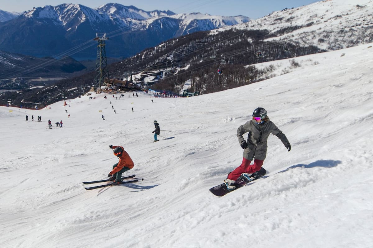 Cerro Catedral: Fin de la temporada 2020. El centro invernal solo estuvo abierto a esquiadores residentes ante la falta de turistas por la pandemia de Covid-19