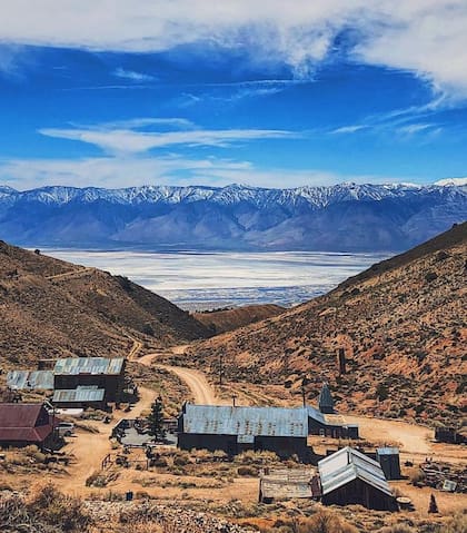 Cerro Gordo fue fundado en 1865 y en algún momento su población llegó a los 4.500 habitantes.