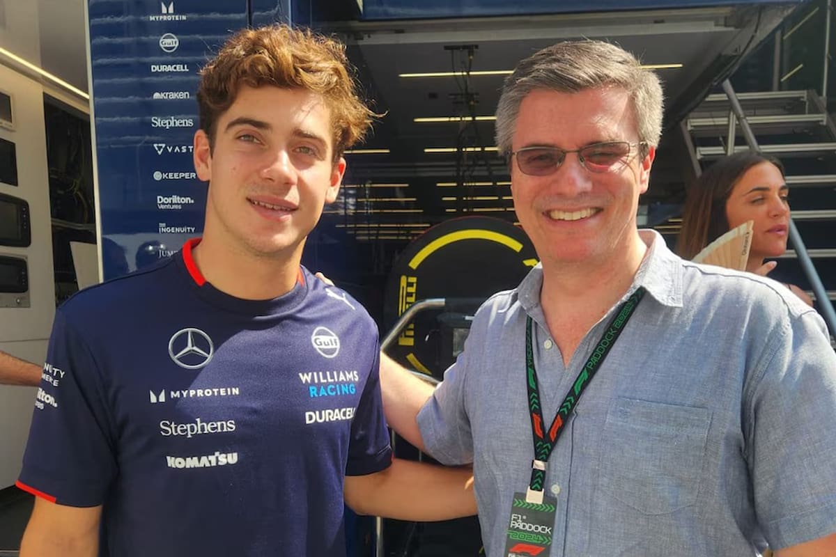 César Carman, títular del ACA, en los boxes con Franco Colapinto, la cara más fresca del automovilismo argentino