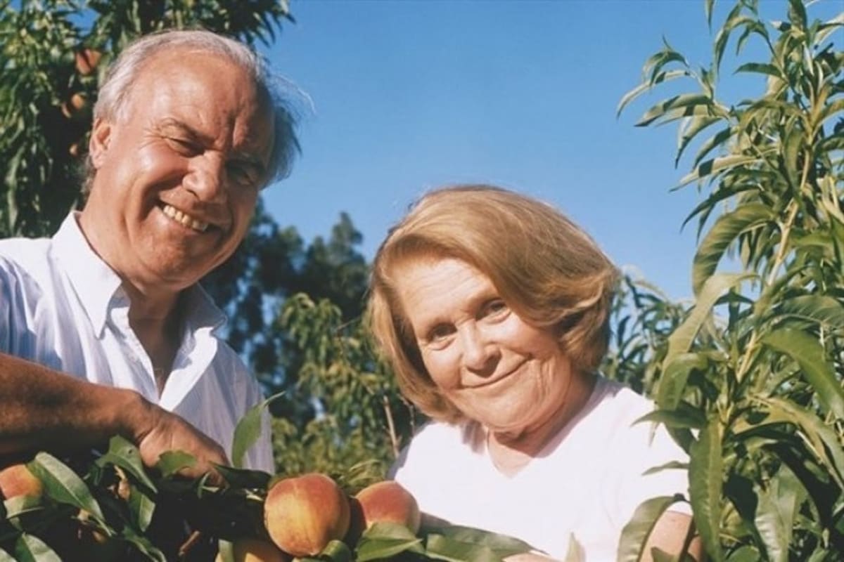 César Mascetti junto a Mónica Cahen D'Anvers en San Pedro
