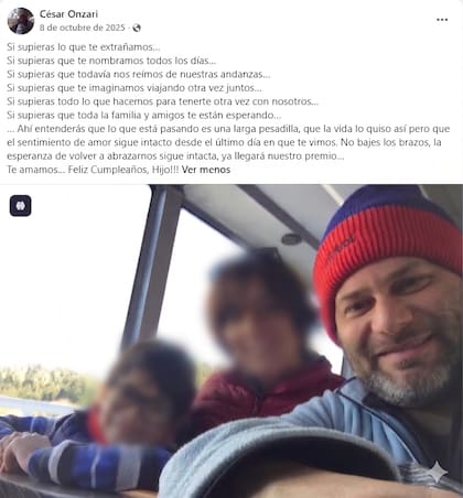 César Onzari junto a su hijo y su pareja, en un posteo en Facebook