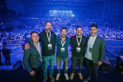 Cesar Roses, CEO de GGTech Entertainment LA; Diego Soraires, Director Gaming Neutrón; Mauro Guerrero, CEO Grupo Núcleo; Maximiliano Gonzalez Kunz, CEO Neutrón y Juan Diego García Squetino, Director de desarrollo de negocios GGTech Américas y Director GAMERGY Américas
