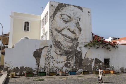 Cesária Evóra en un mural de Mindelo, Cabo Verde