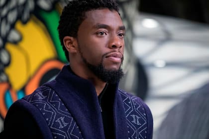 Chadwick Boseman es Pantera negra