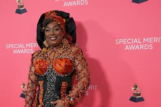 Chaka Khan, Cher, Whitney Houston y Fela Kuti reciben premios Grammy a la trayectoria