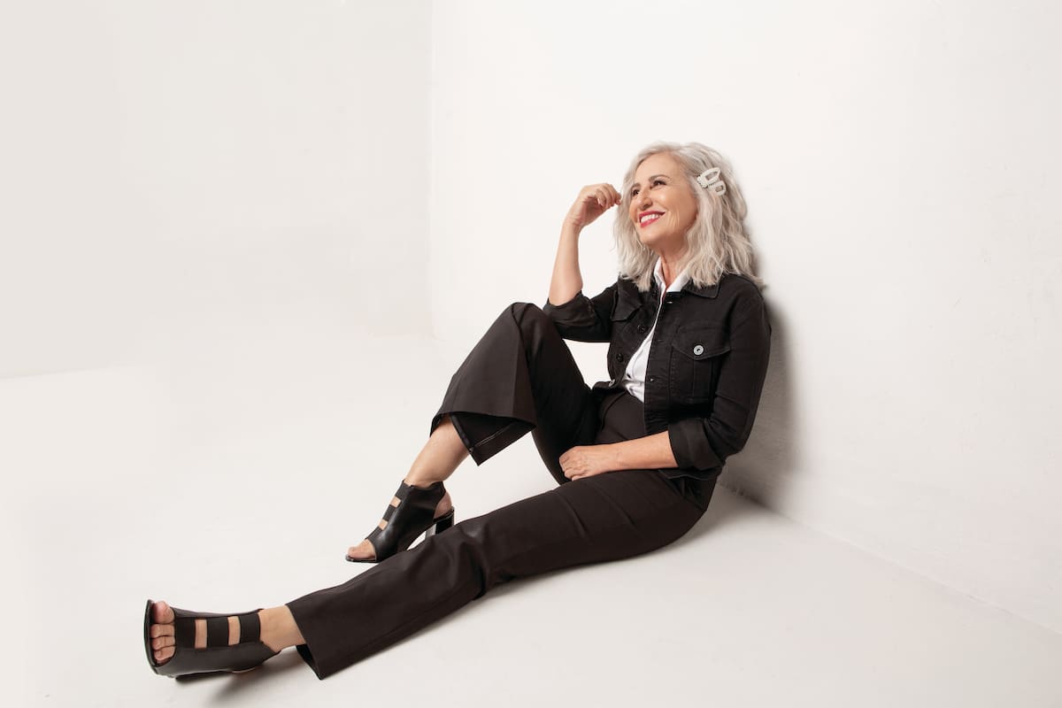 Chaqueta de denim, body tipo camisa sastrera y pantalón. (Pablo Ramírez).