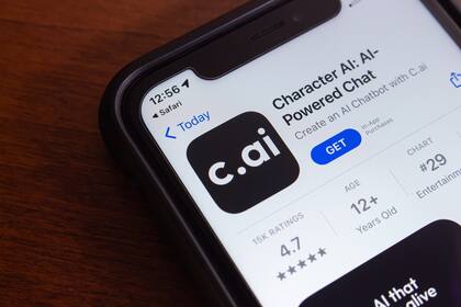 Character.AI, una firma que ofrece chatbots personalizados con los que es posible hablar